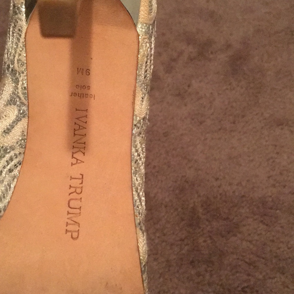 Silver pumps - Picture 4 of 4
